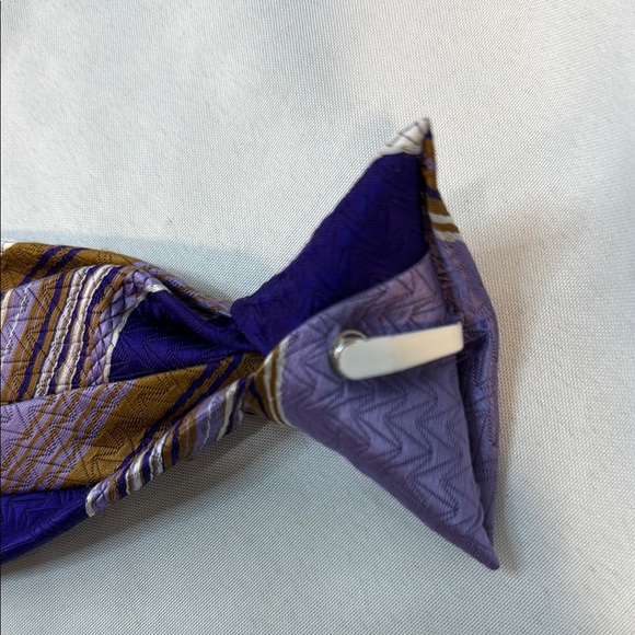 Vintage 1970’s Andhurst Men’s Clip-On, Snapped(TM), Striped Tie, Purple&Gold - Picture 13 of 14